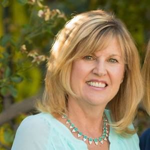 Meet your Posher, Dena